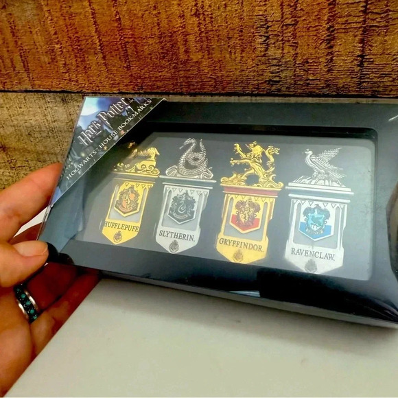 NIB Harry Potter Hogwarts House Bookmarks - Picture 2 of 5